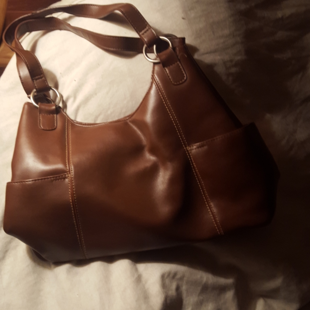 Brown leather purse,